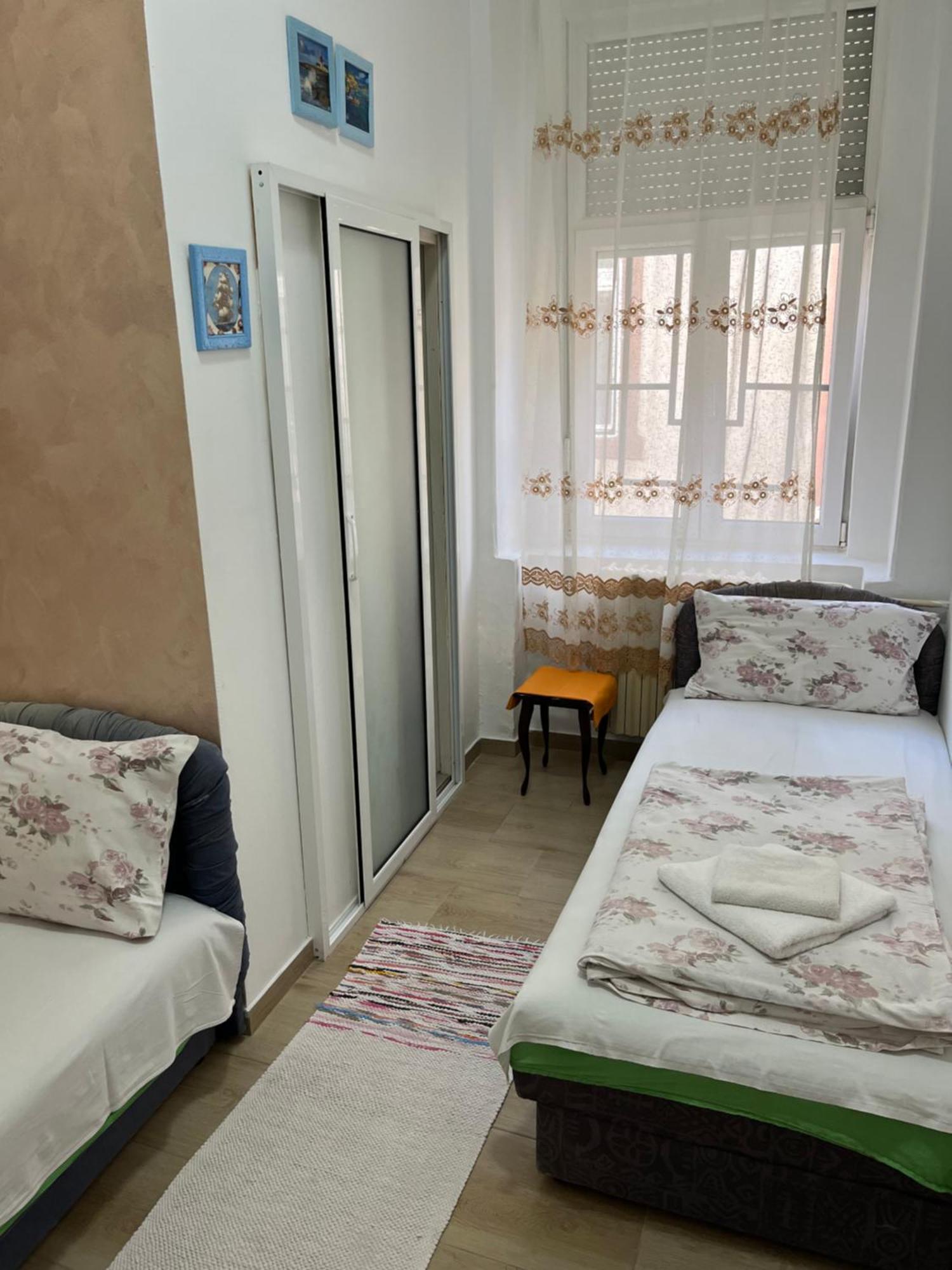 Sobe Sa Sopstvenim Kupatilom Private Rooms Bathroom In Center Novi Sad Dış mekan fotoğraf