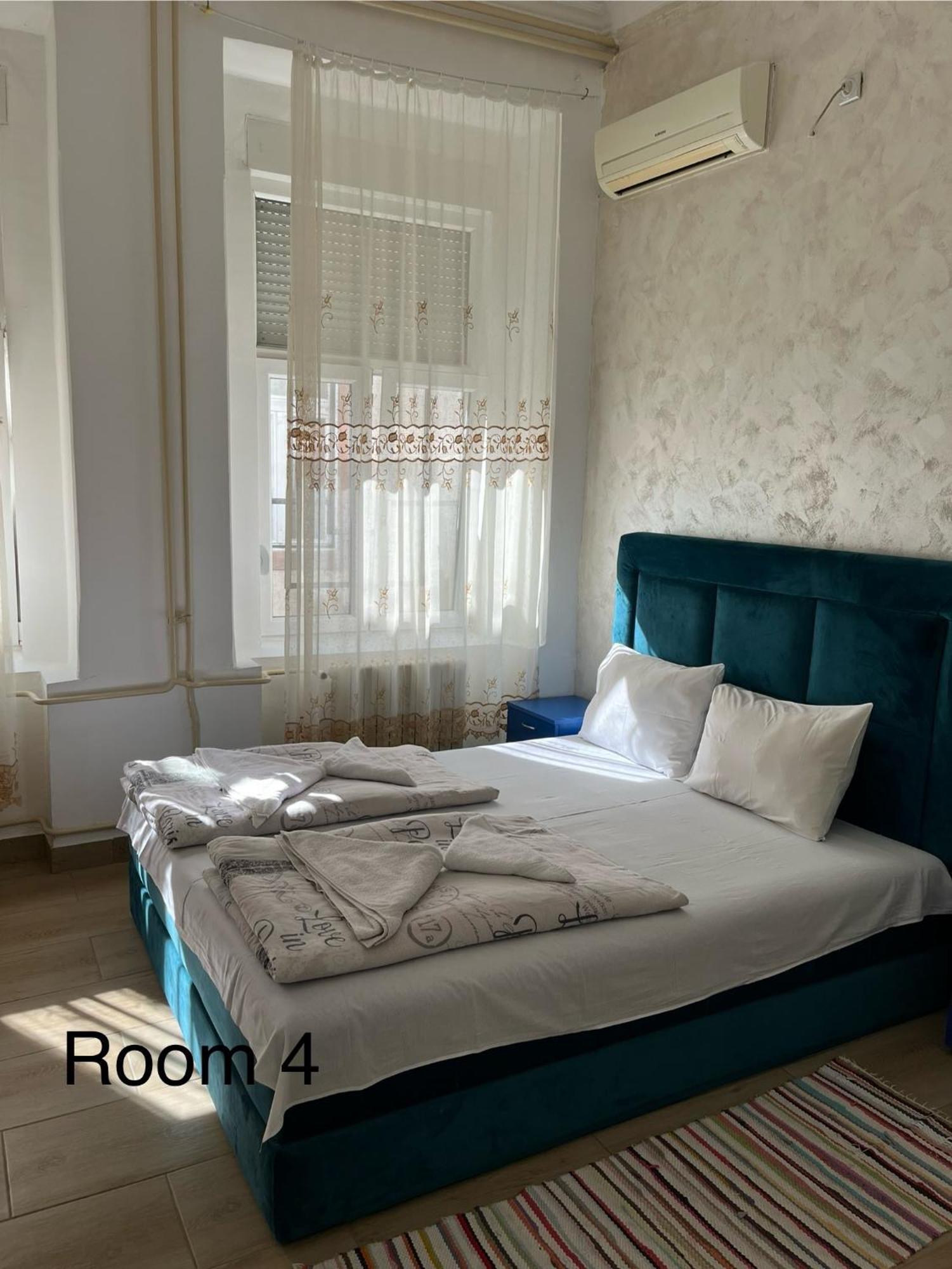 Sobe Sa Sopstvenim Kupatilom Private Rooms Bathroom In Center Novi Sad Dış mekan fotoğraf