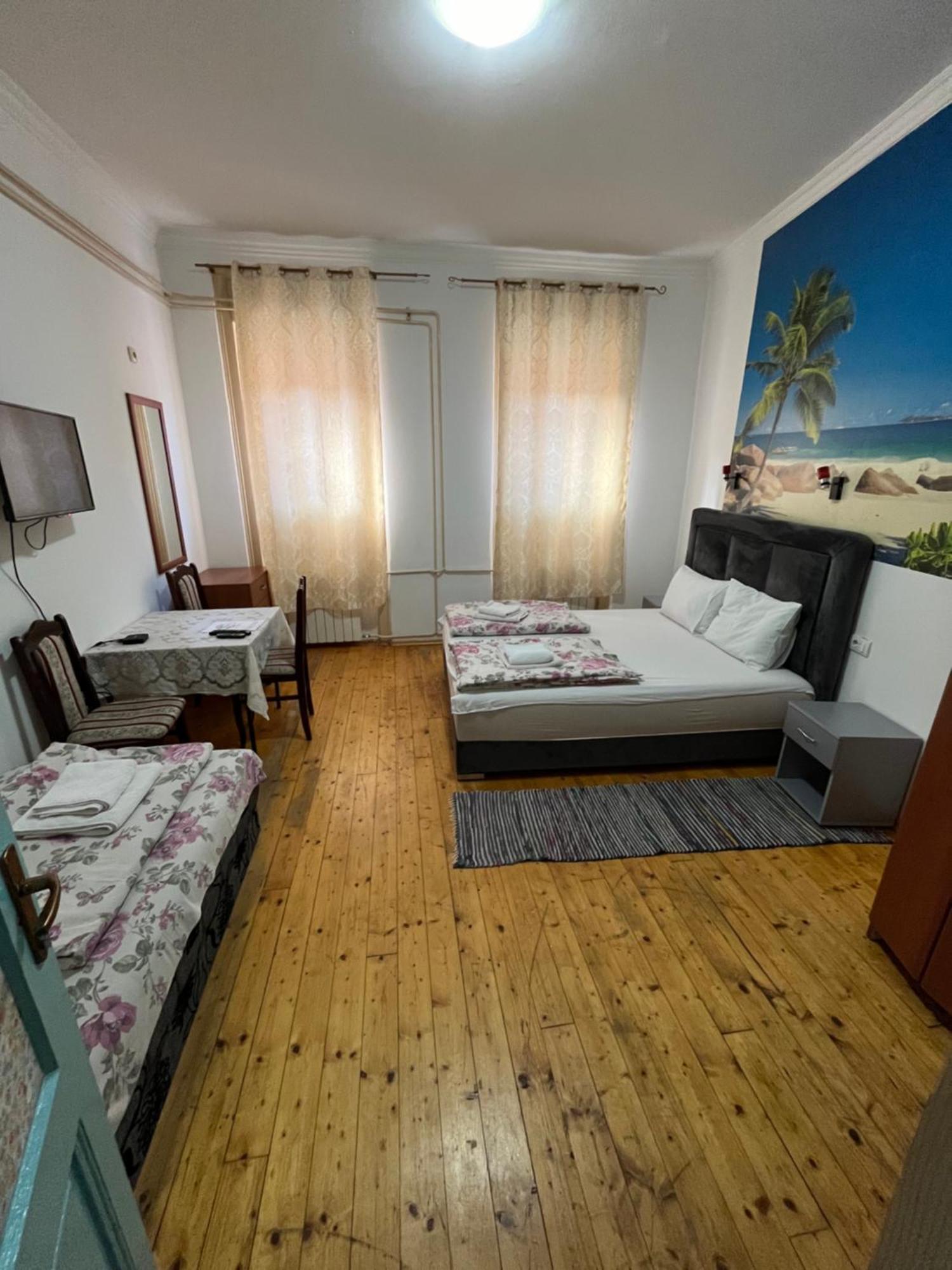Sobe Sa Sopstvenim Kupatilom Private Rooms Bathroom In Center Novi Sad Dış mekan fotoğraf