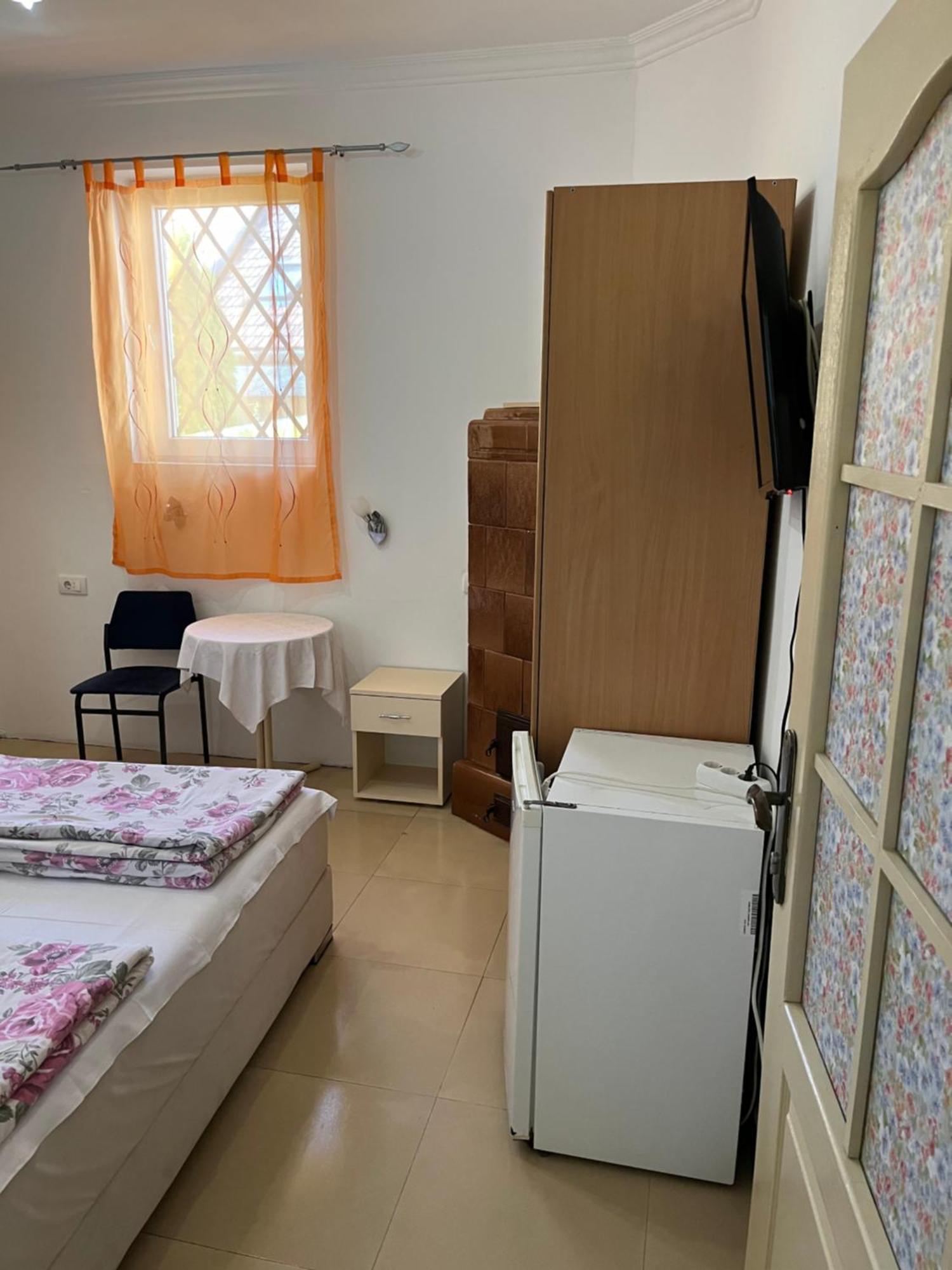 Sobe Sa Sopstvenim Kupatilom Private Rooms Bathroom In Center Novi Sad Dış mekan fotoğraf