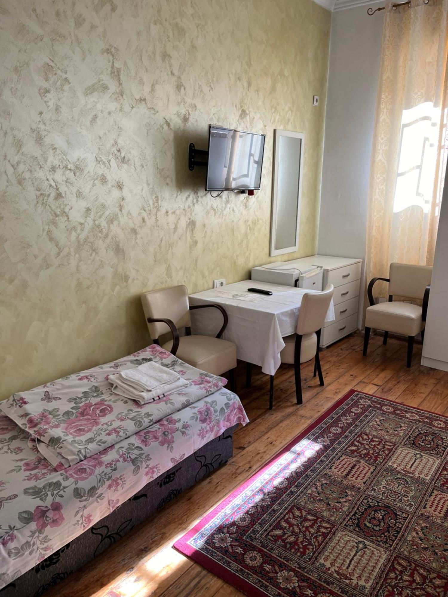 Sobe Sa Sopstvenim Kupatilom Private Rooms Bathroom In Center Novi Sad Dış mekan fotoğraf