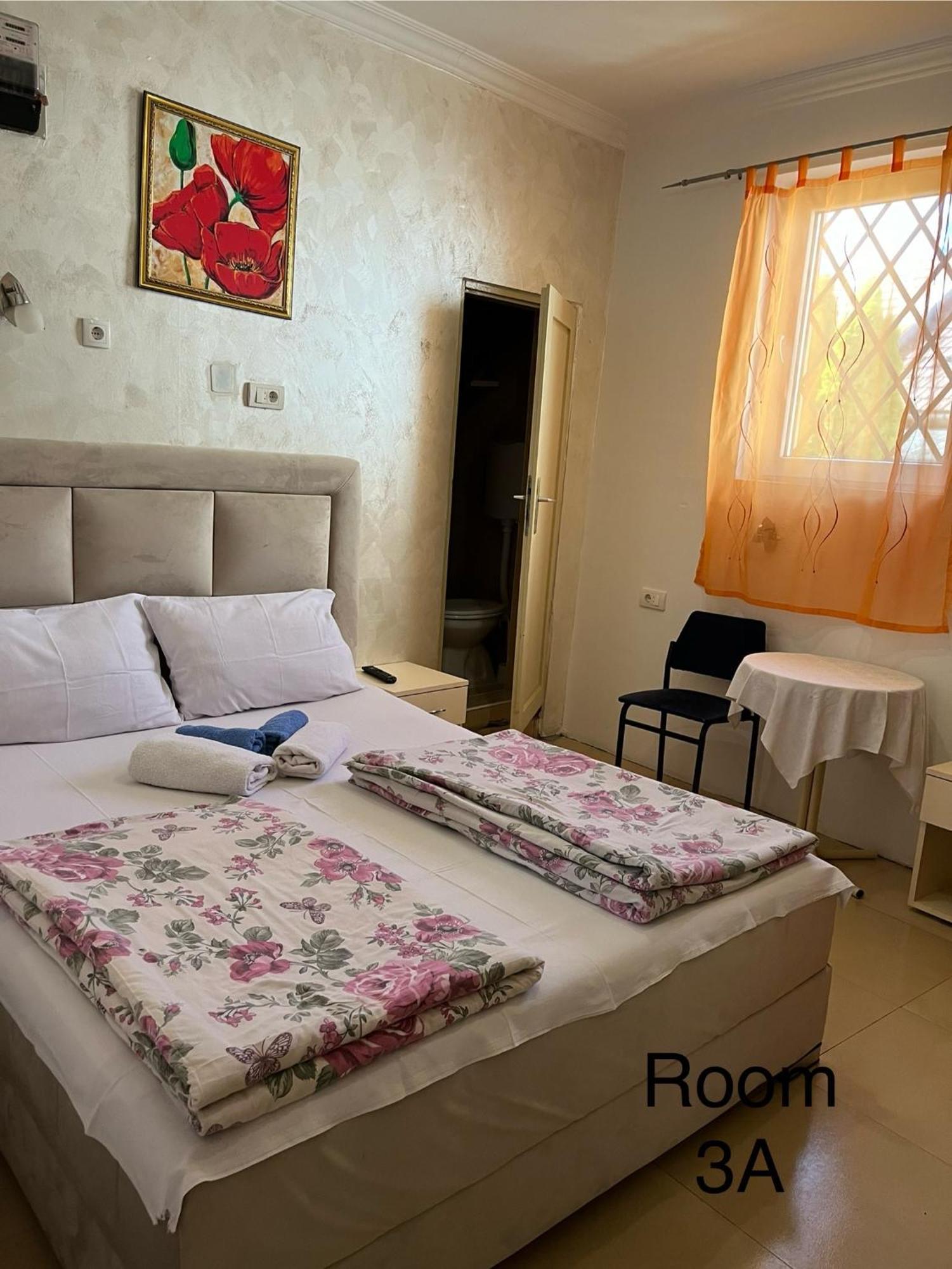 Sobe Sa Sopstvenim Kupatilom Private Rooms Bathroom In Center Novi Sad Dış mekan fotoğraf