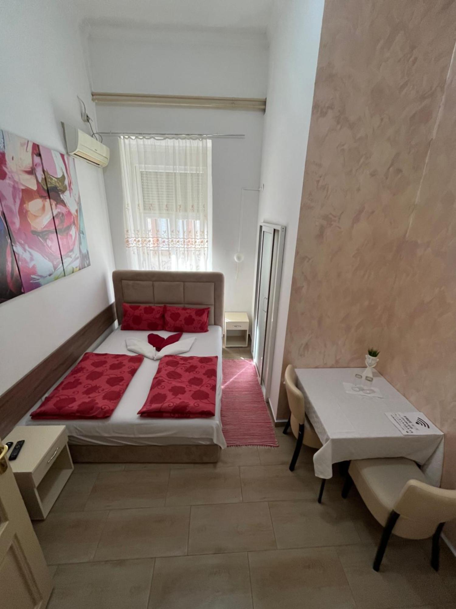 Sobe Sa Sopstvenim Kupatilom Private Rooms Bathroom In Center Novi Sad Dış mekan fotoğraf