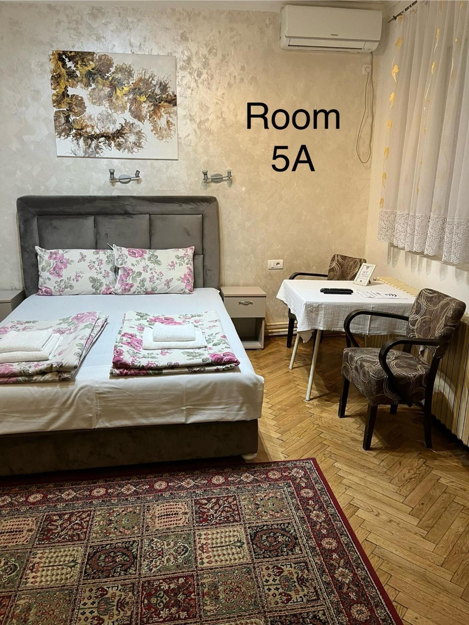 Sobe Sa Sopstvenim Kupatilom Private Rooms Bathroom In Center Novi Sad Dış mekan fotoğraf