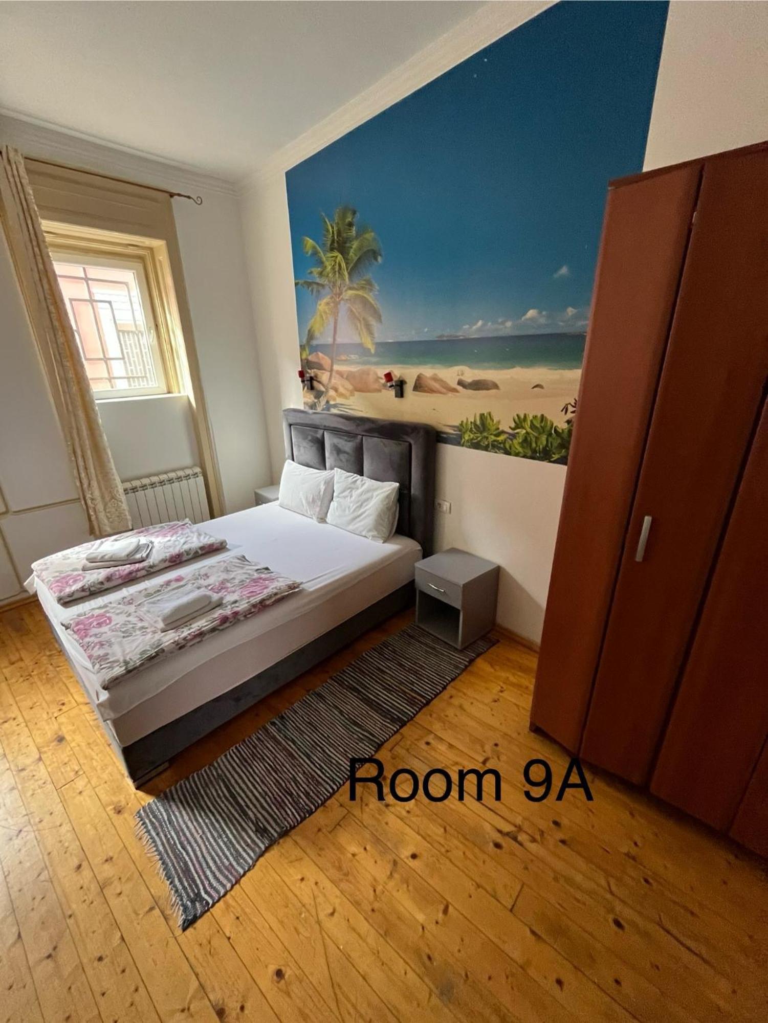 Sobe Sa Sopstvenim Kupatilom Private Rooms Bathroom In Center Novi Sad Dış mekan fotoğraf