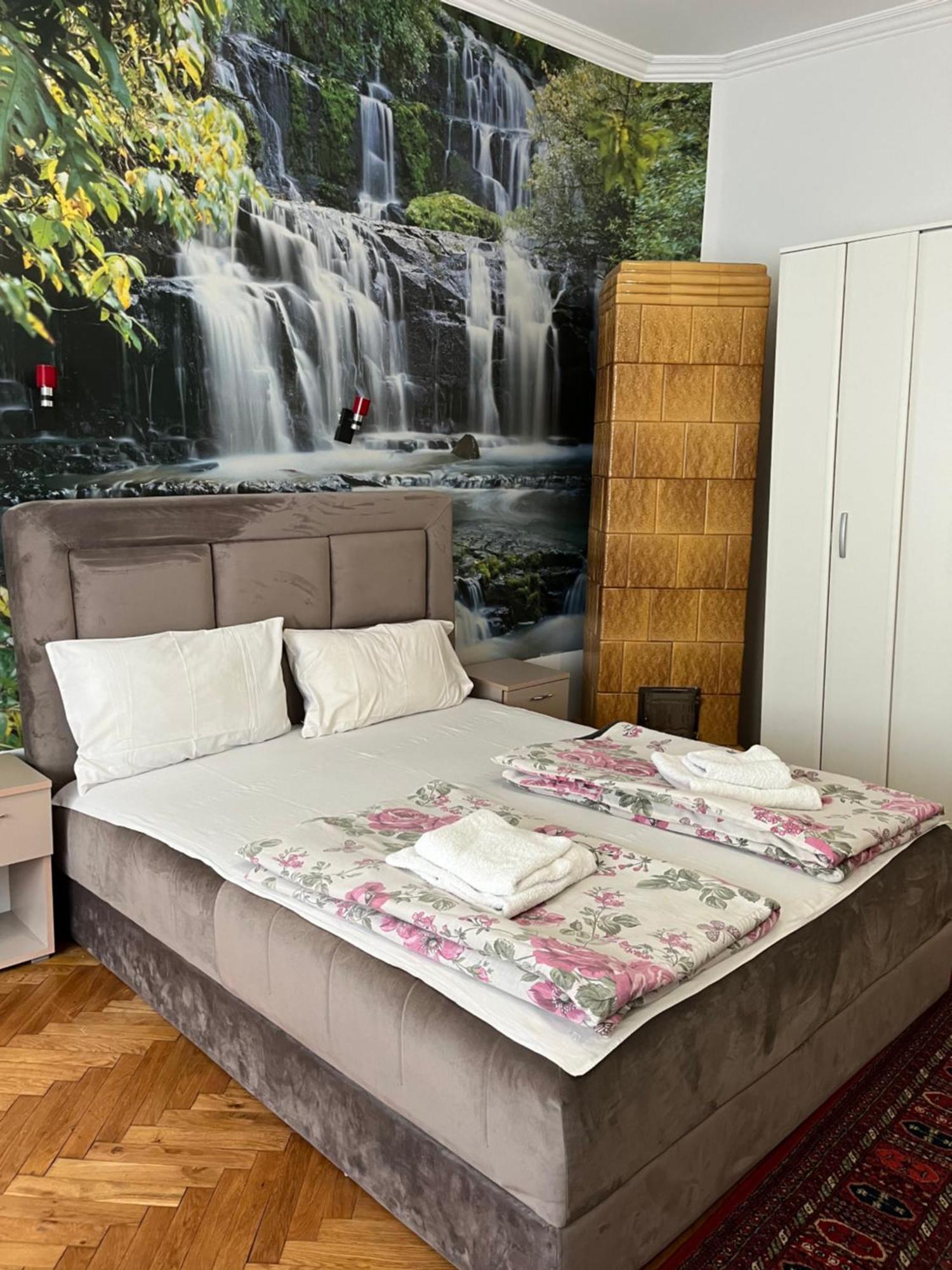 Sobe Sa Sopstvenim Kupatilom Private Rooms Bathroom In Center Novi Sad Dış mekan fotoğraf