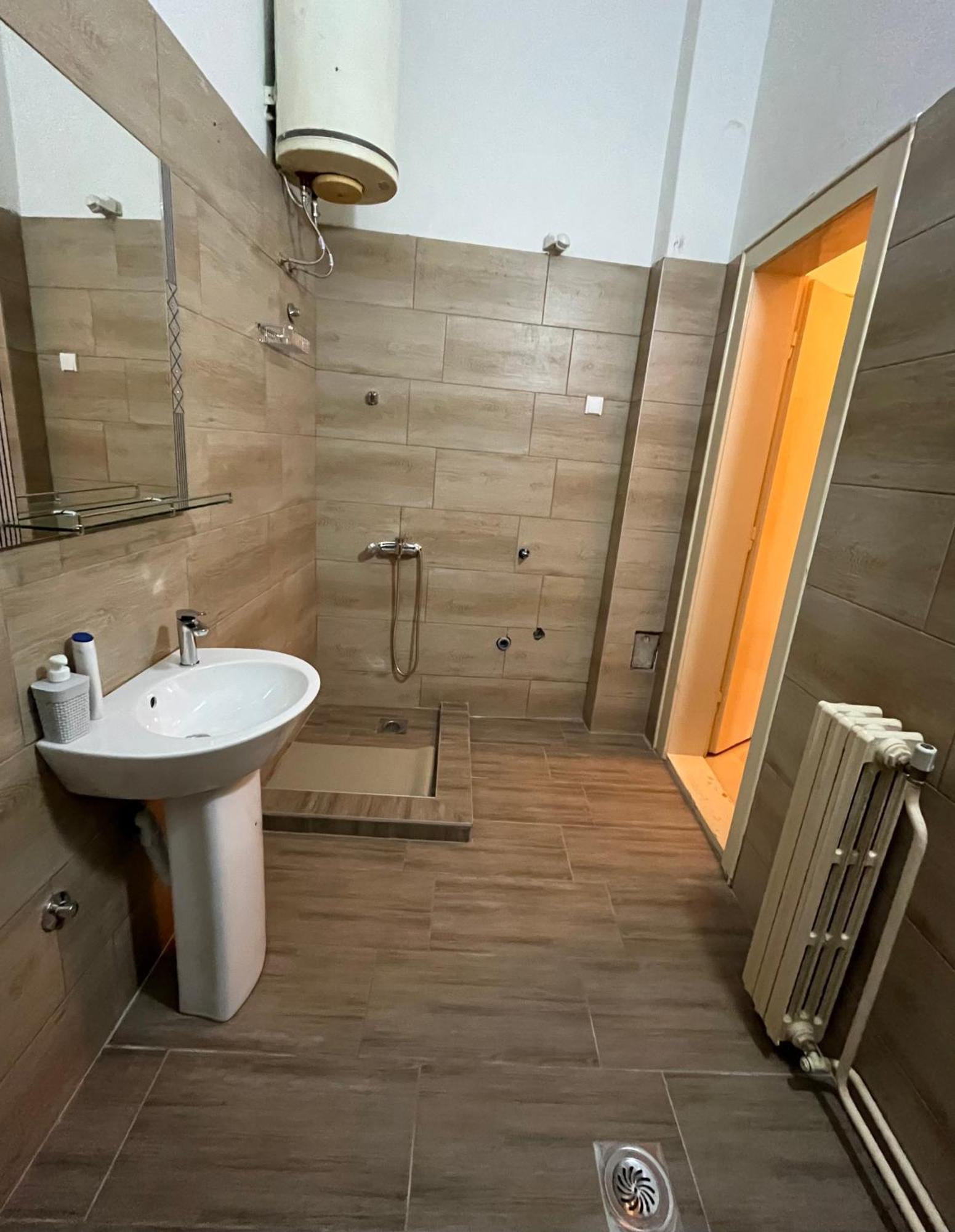 Sobe Sa Sopstvenim Kupatilom Private Rooms Bathroom In Center Novi Sad Dış mekan fotoğraf