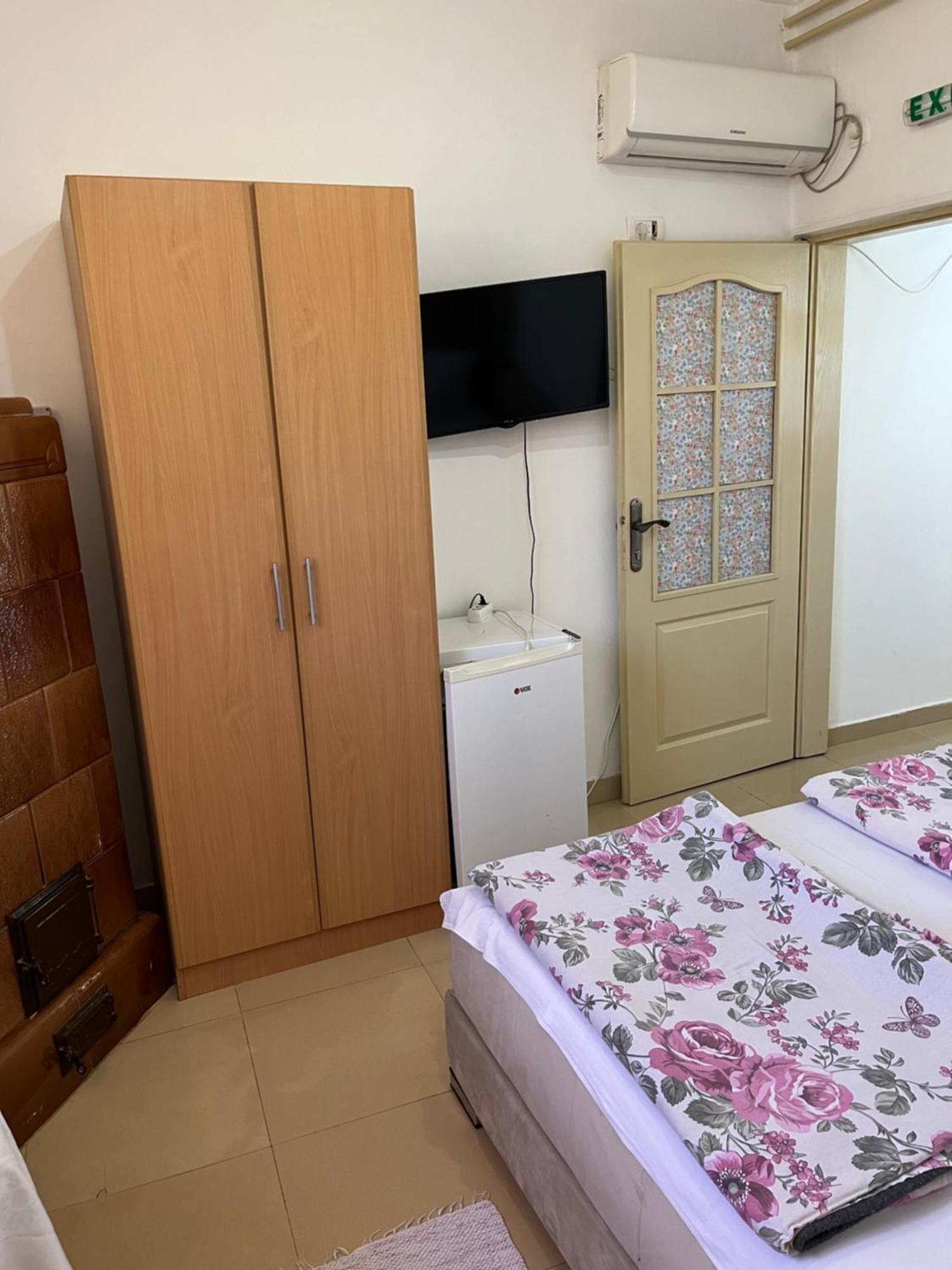 Sobe Sa Sopstvenim Kupatilom Private Rooms Bathroom In Center Novi Sad Dış mekan fotoğraf